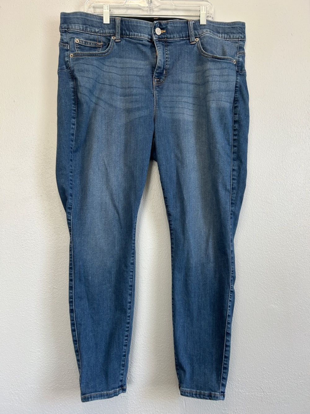Torrid  Bombshell Skinny  Premium Stretch Blue Wash Size 22R